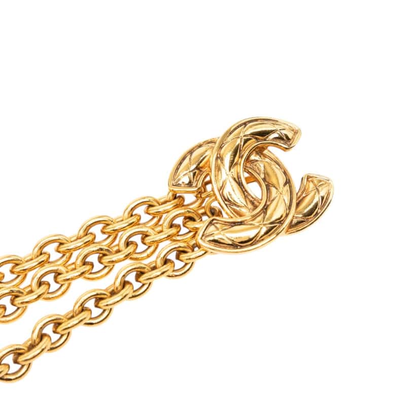 Chanel Gold Plated Quilted CC Triple Chain Belt Gold Metal Very good condition - Model View