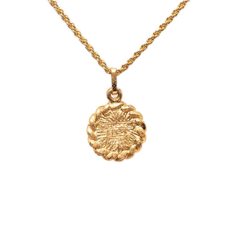 Chanel Gold Plated Crystal Round Pendant Necklace Gold Metal Very good condition - Back View