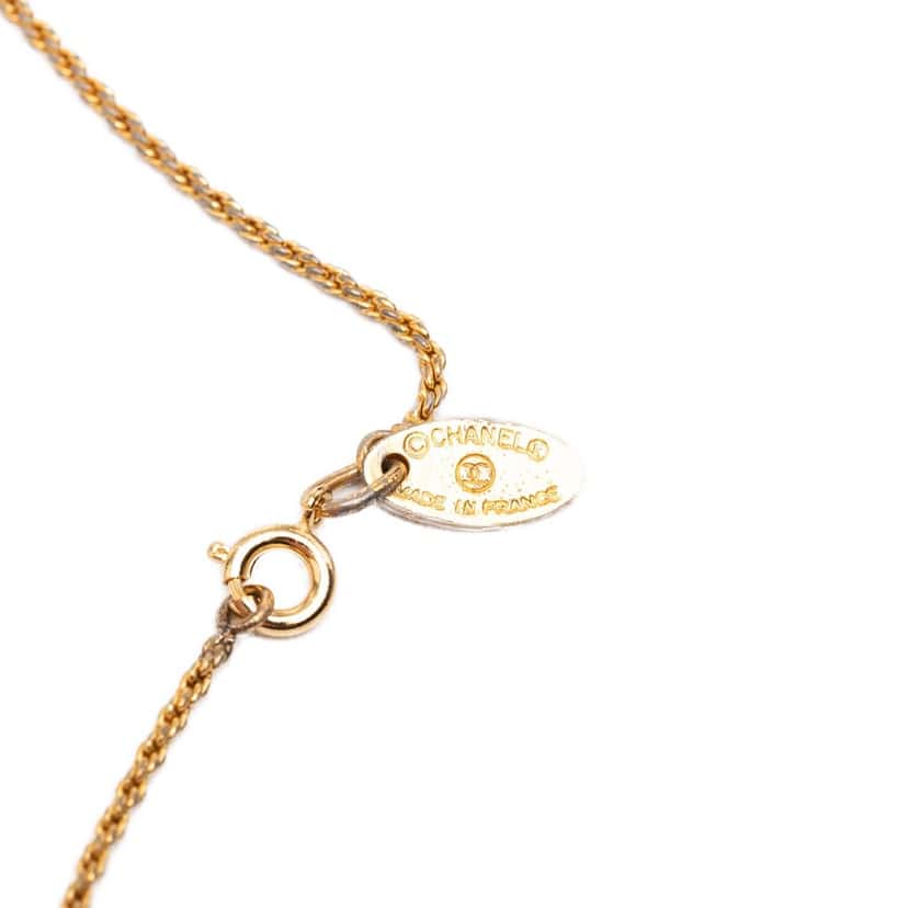 Chanel Gold Plated Crystal Round Pendant Necklace Gold Metal Very good condition - Box View