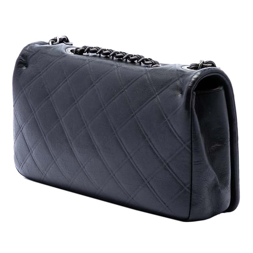 Chanel Medium Diamond Embossed Calfskin New Chic Flap Black Leather Very good condition - Back View