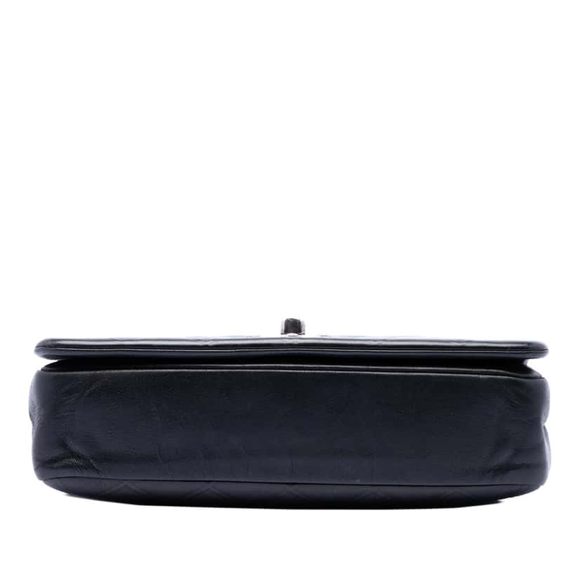 Chanel Medium Diamond Embossed Calfskin New Chic Flap Black Leather Very good condition - Inside View