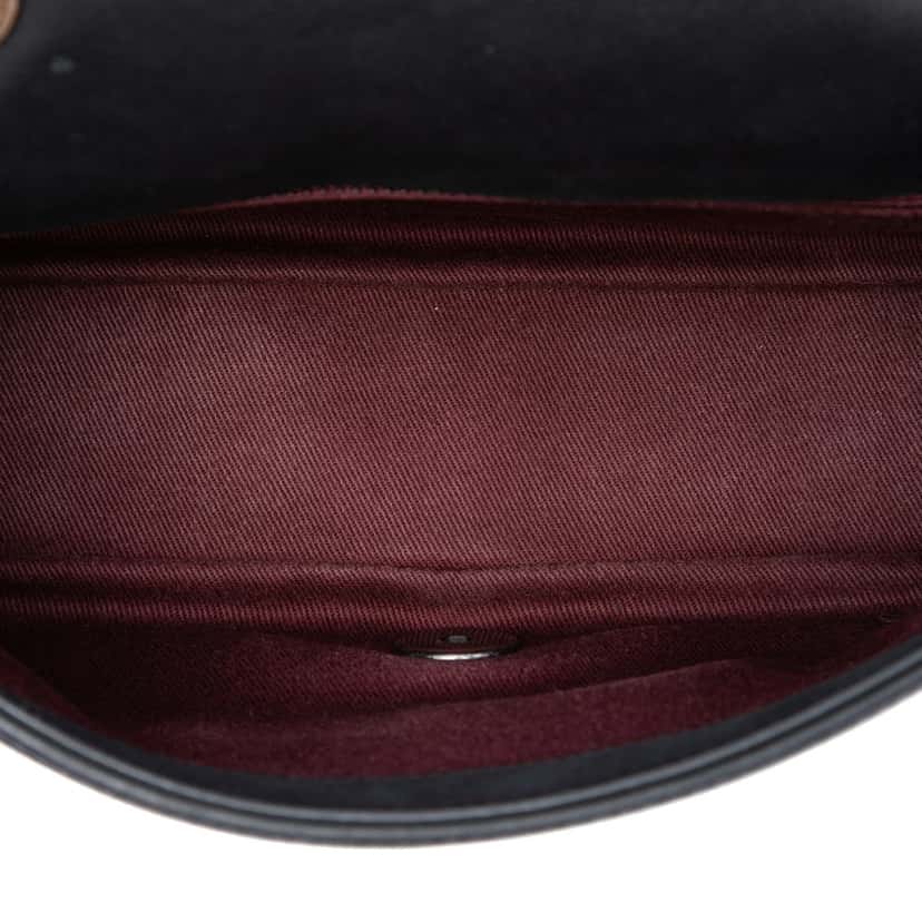 Chanel Medium Diamond Embossed Calfskin New Chic Flap Black Leather Very good condition - Model View