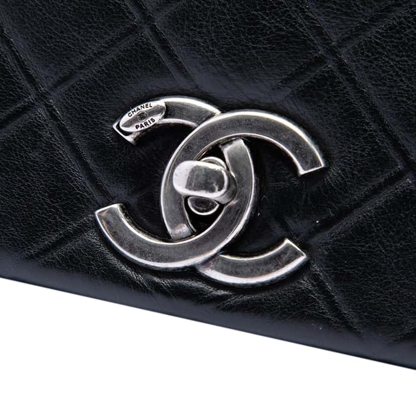 Chanel Medium Diamond Embossed Calfskin New Chic Flap Black Leather Very good condition - Box View