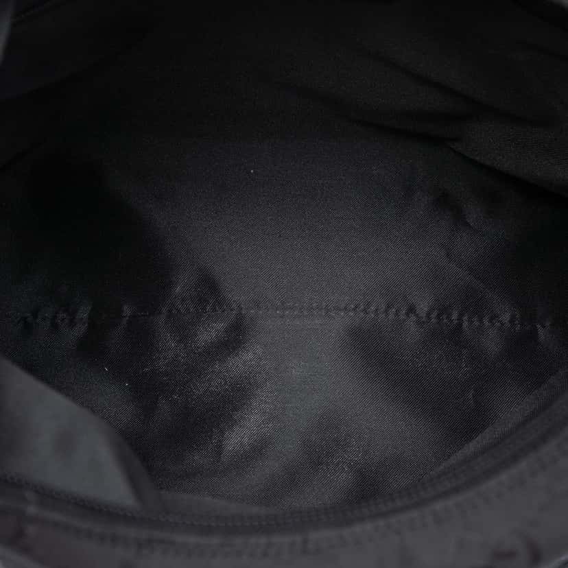 Gucci GG Nylon Shoulder Bag Black Very good condition - Model View