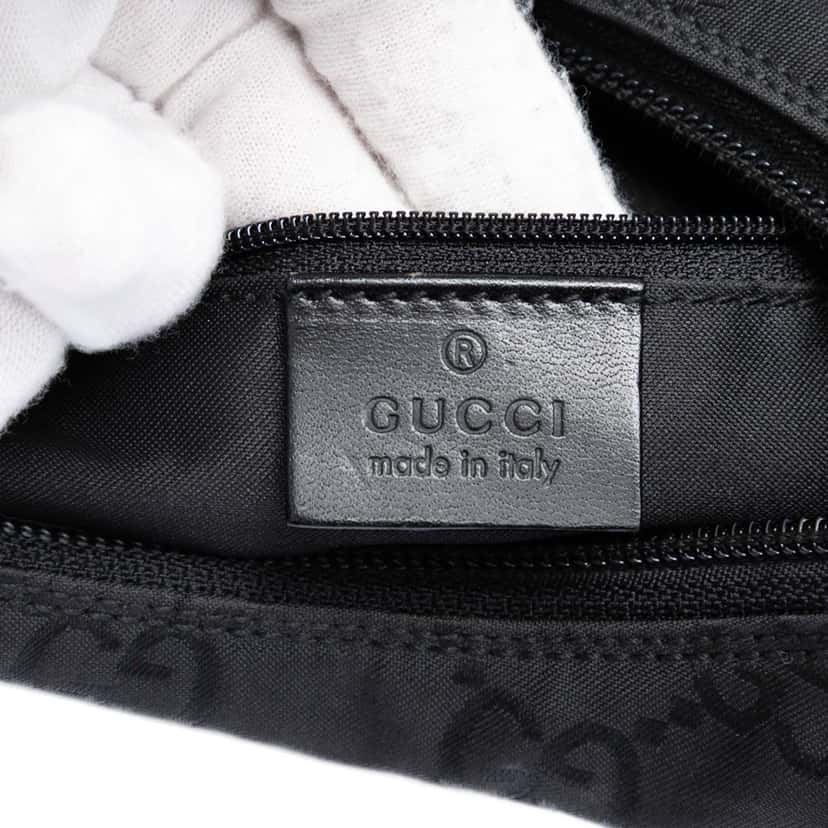 Gucci GG Nylon Shoulder Bag Black Very good condition - Box View