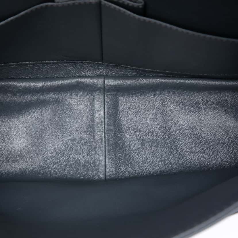 Chanel Quilted Patent Reissue 2.55 Double Flap 226 Green Leather Very good condition - Model View