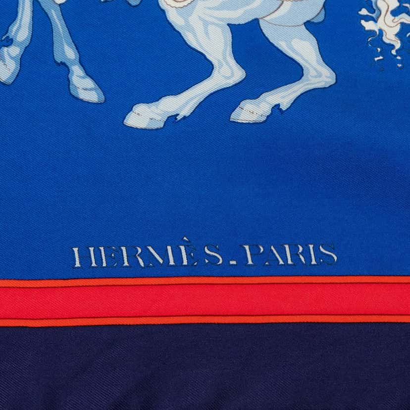 Hermès Carrousel Silk Scarf Blue Very good condition - Back View