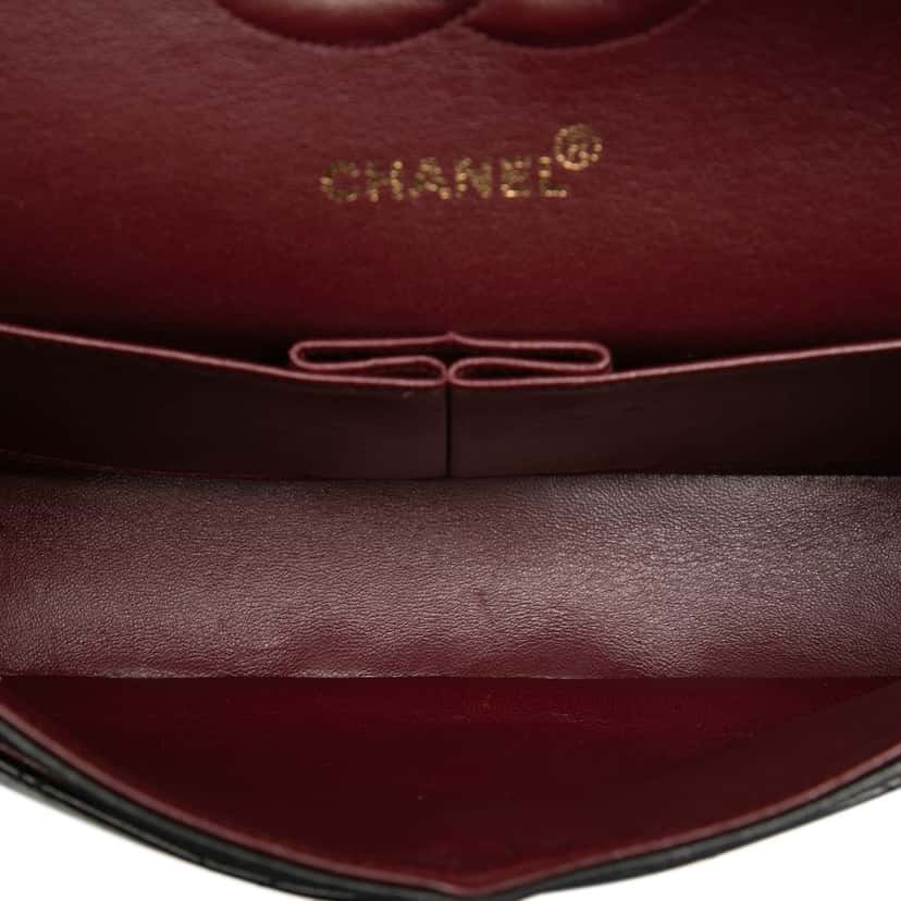 Chanel Medium Classic Lambskin Double Flap Black Leather Very good condition - Model View