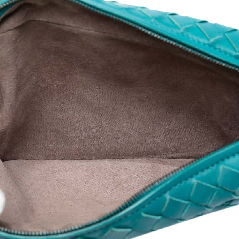 Bottega Veneta Mini Nappa Intrecciato Expandable Chain Crossbody Blue Leather Very good condition - Model View