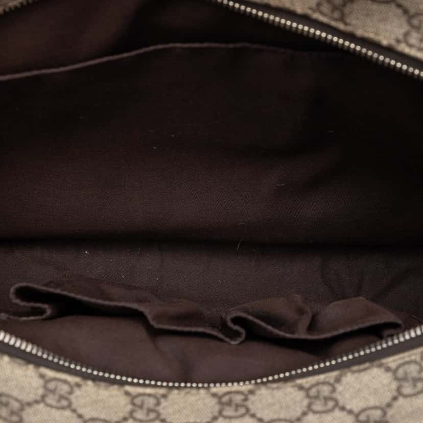 Gucci GG Supreme Business Bag Beige Very good condition - Model View