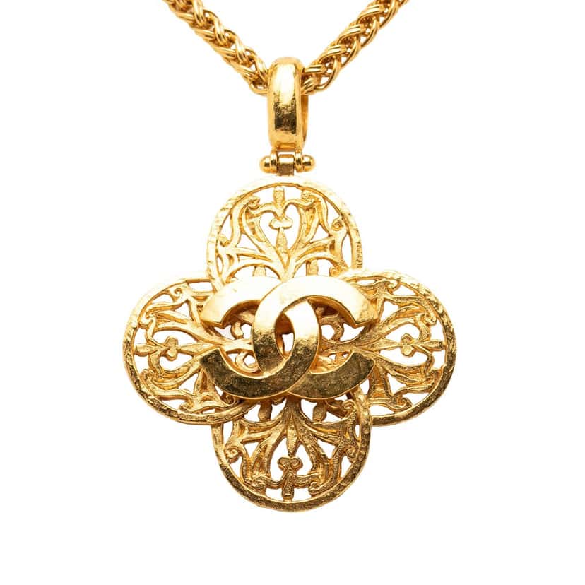 Chanel CC Gold Plated Clover Pendant Necklace Gold Metal Very good condition - Back View