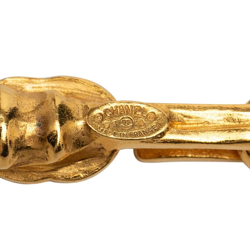 Chanel CC Gold Plated Clover Pendant Necklace Gold Metal Very good condition - Model View