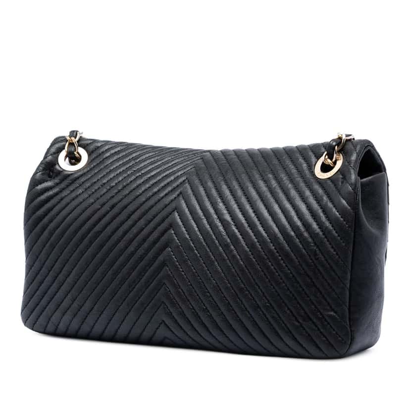 Chanel Medium Chevron Wrinkled Calfskin Medallion Charm Flap Black Leather Very good condition - Back View