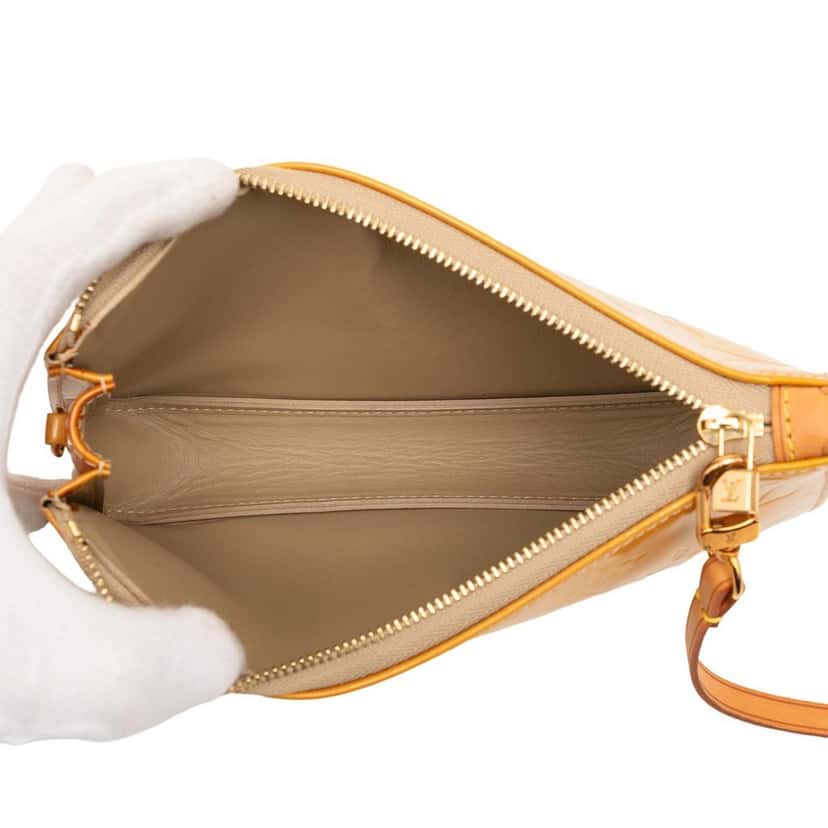 Louis Vuitton Monogram Vernis Pochette Lexington Yellow Leather Very good condition - Model View