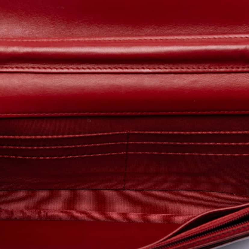Chanel CC Quilted Lambskin Wallet on Chain Red Leather Very good condition - Model View