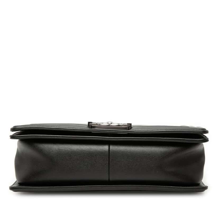 Chanel Old Medium Chevron Lambskin Boy Flap Black Leather Very good condition - Inside View