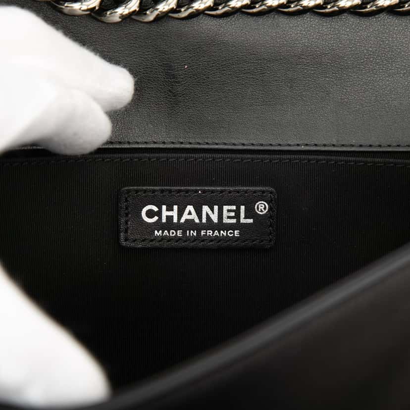 Chanel Old Medium Chevron Lambskin Boy Flap Black Leather Very good condition - Box View