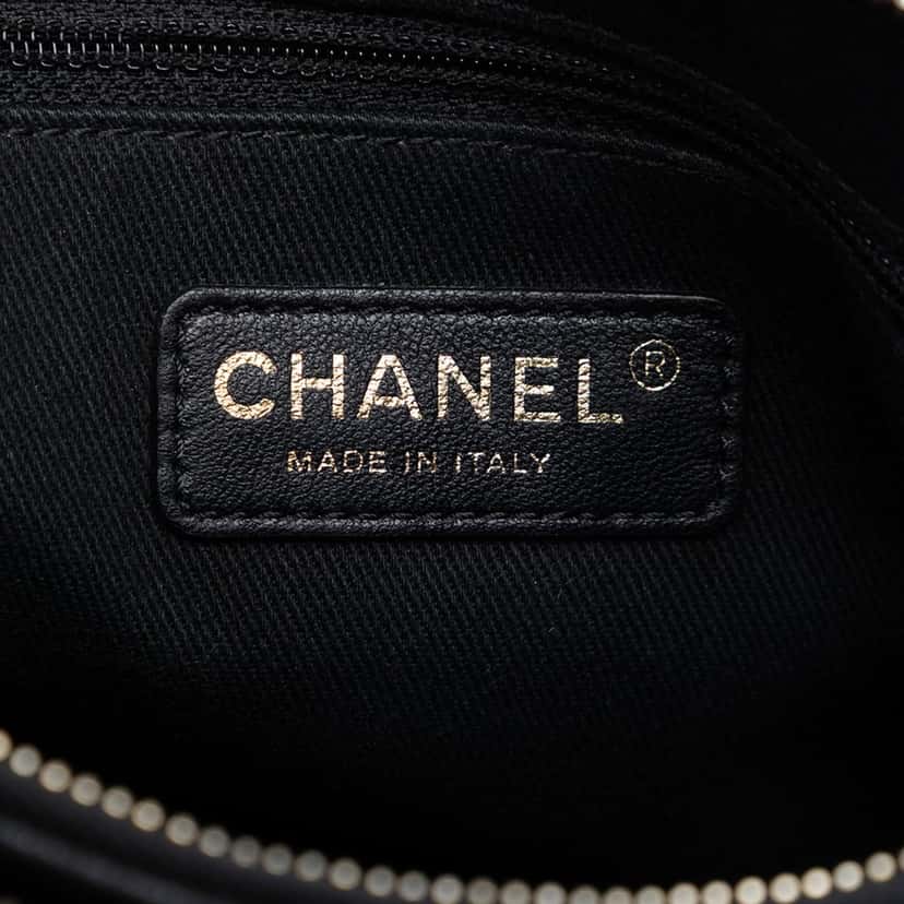 Chanel CC Quilted Patent Double Zip Camera Bag Black Leather Very good condition - Box View