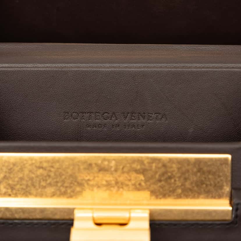 Bottega Veneta Calfskin Daisey Crossbody Brown Leather Very good condition - Box View