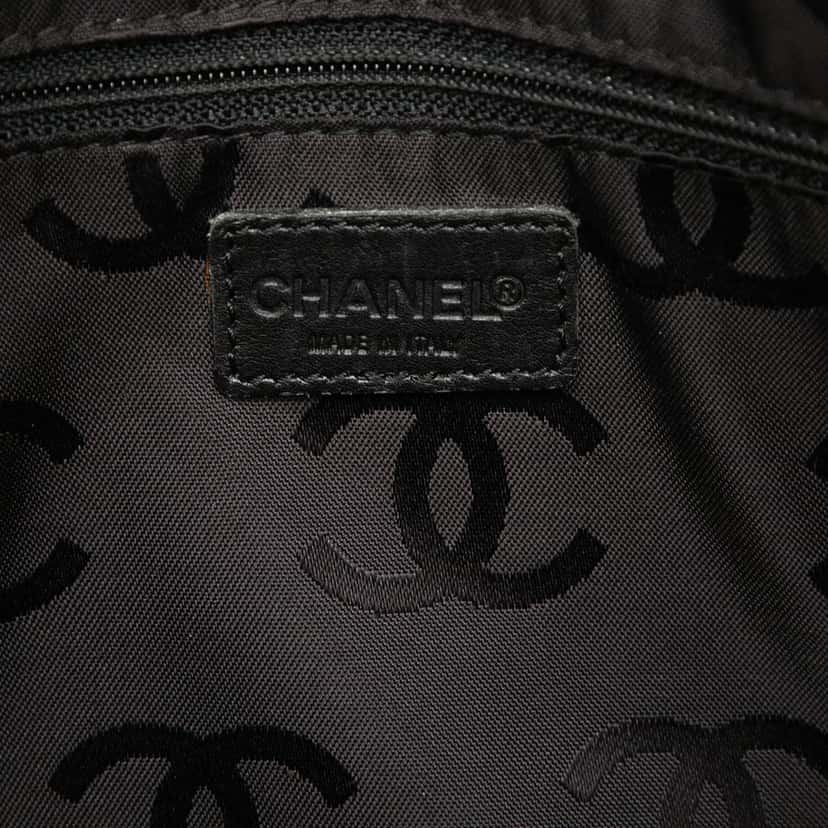Chanel CC Lambskin Wild Stitch Handbag Black Leather Very good condition - Box View