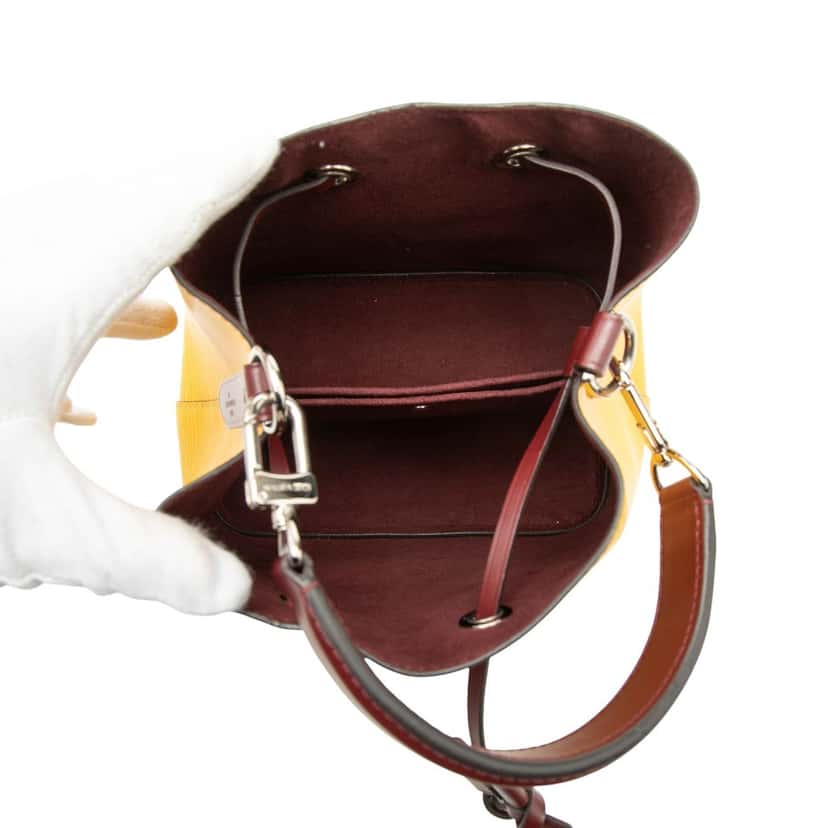 Louis Vuitton Epi NeoNoe BB Yellow Leather Very good condition - Model View