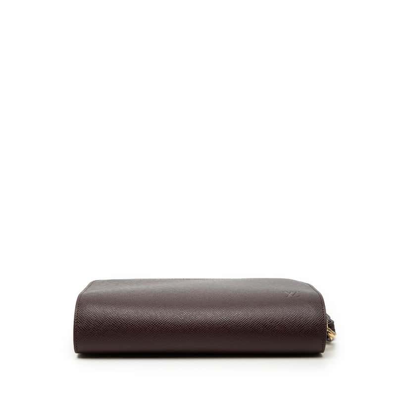 Louis Vuitton Taiga Pochette Baikal Red Leather Very good condition - Inside View