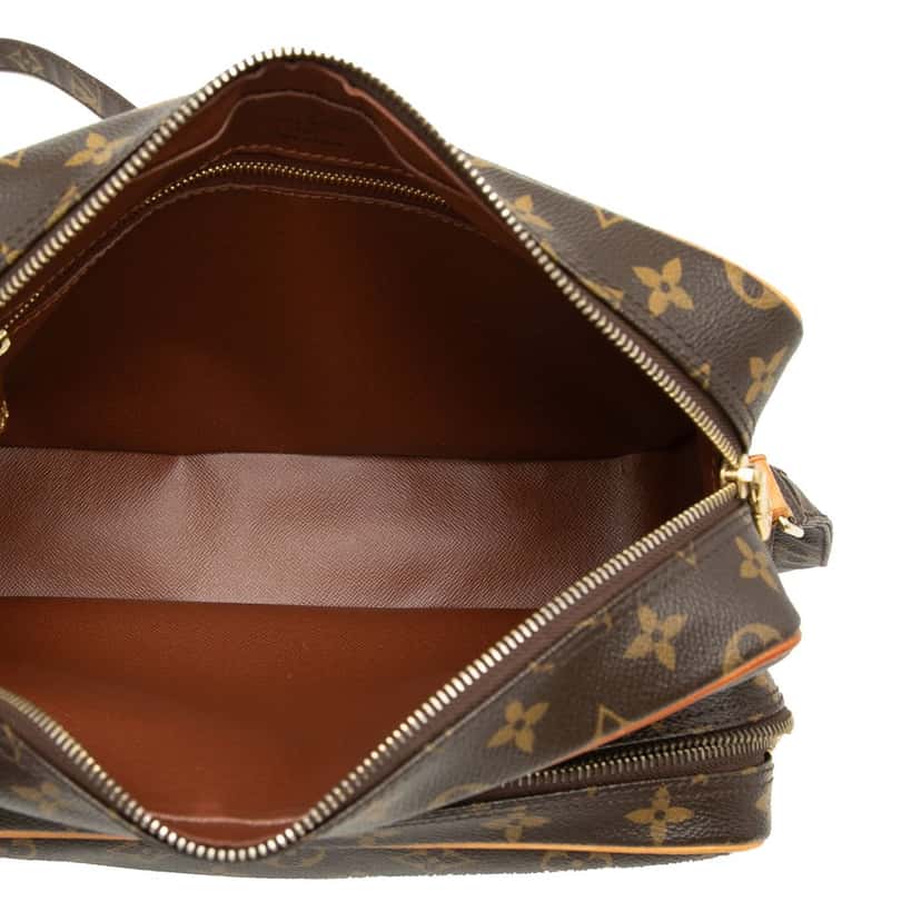 Louis Vuitton Monogram Nil Crossbody Brown Very good condition - Model View
