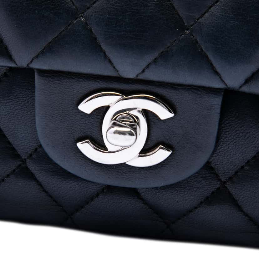 Chanel Medium Classic Lambskin Double Flap Black Leather Very good condition - Box View