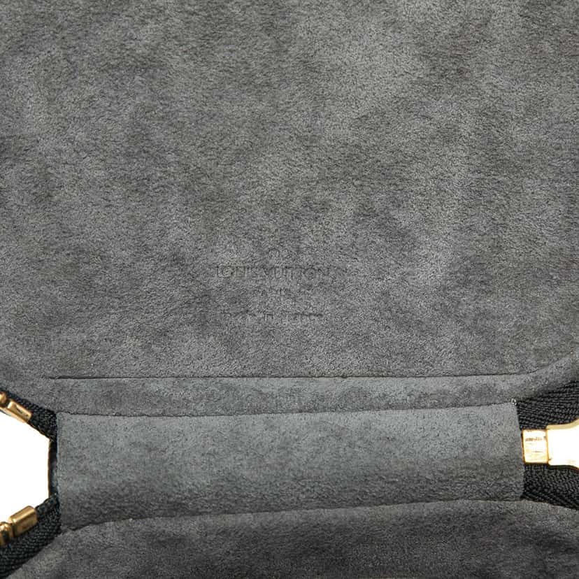 Louis Vuitton Epi Cannes Black Leather Good condition - Box View