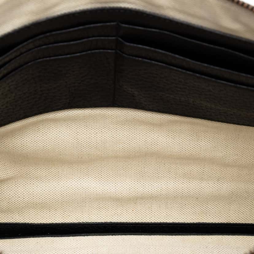 Gucci GG Marmont Leather Clutch Black Leather Very good condition - Model View