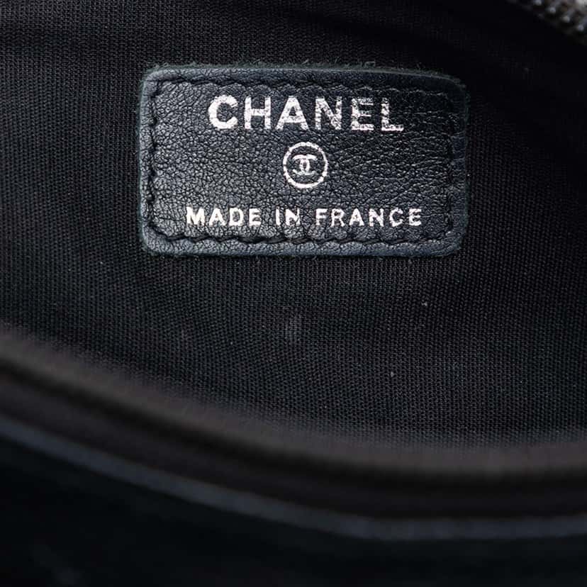 Chanel CC Caviar Cosmetic Pouch Black Leather Very good condition - Box View