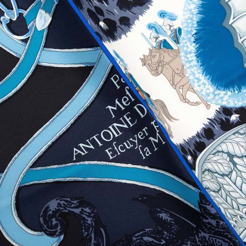 Hermès Par Mefsire Antoine De Plvvinel Silk Scarf 90 Blue Never worn - Inside View