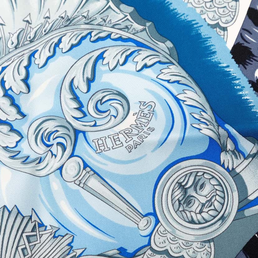 Hermès Par Mefsire Antoine De Plvvinel Silk Scarf 90 Blue Never worn - Box View