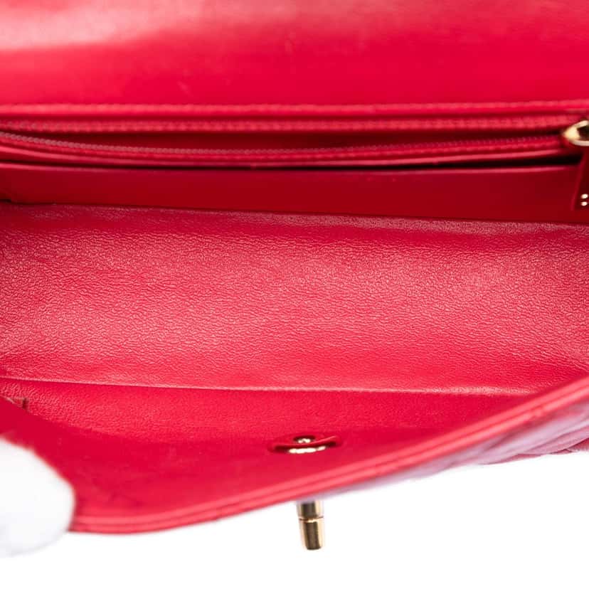 Chanel Mini Rectangular Classic Lambskin Single Flap Pink Leather Very good condition - Model View