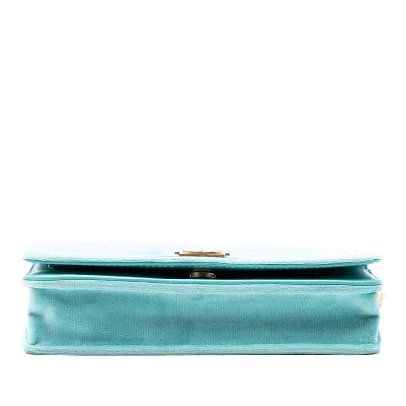 Chanel Quilted Velvet Boy Wallet On Chain Blue Very good condition - Inside View