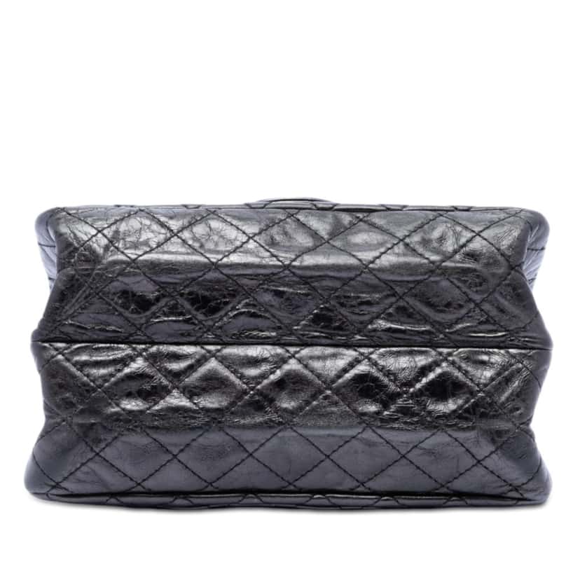 Chanel Quilted Aged Calfskin Reissue 2.55 Single Flap 225 Black Leather Very good condition - Inside View