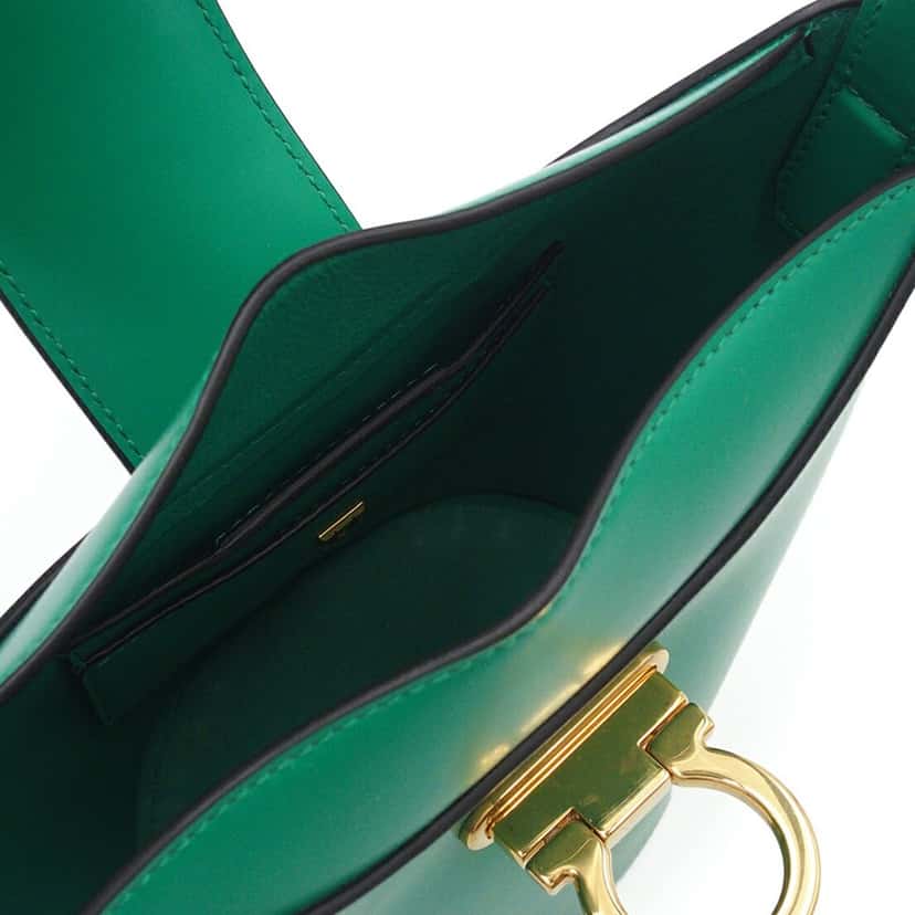 Ferragamo Small Leather Trifolio Shoulder Bag Green Leather Very good condition - Inside View