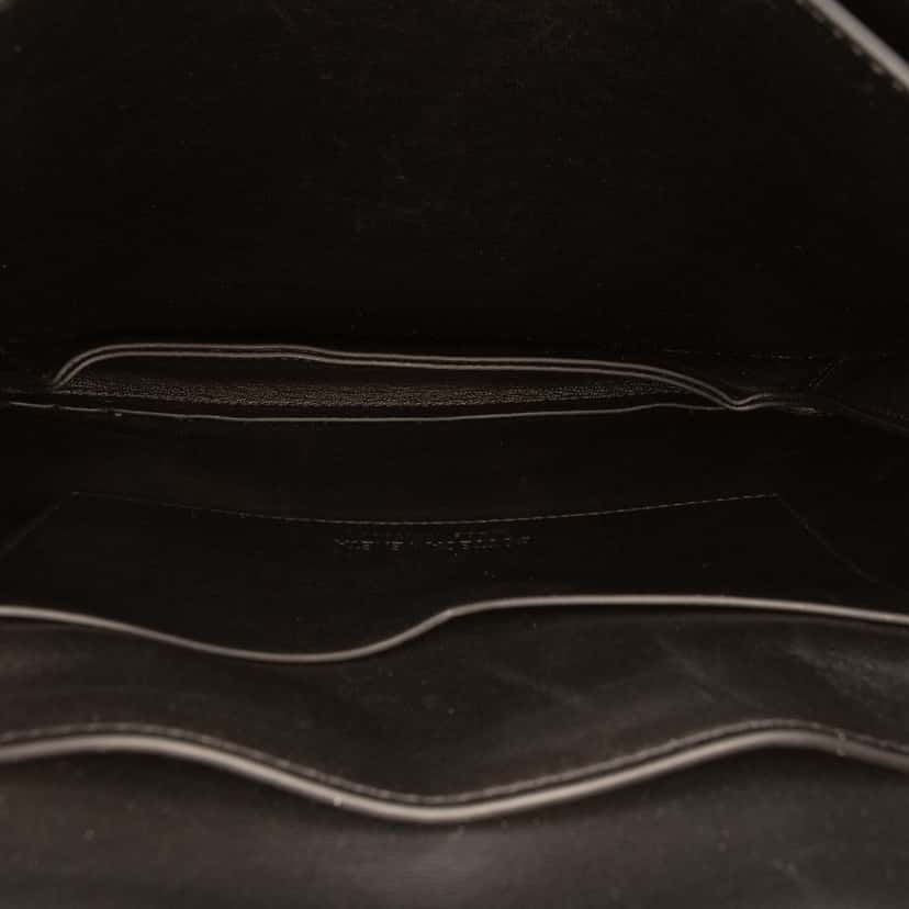 Bottega Veneta Medium Leather Mount Envelope Chain Bag Black Leather Very good condition - Model View