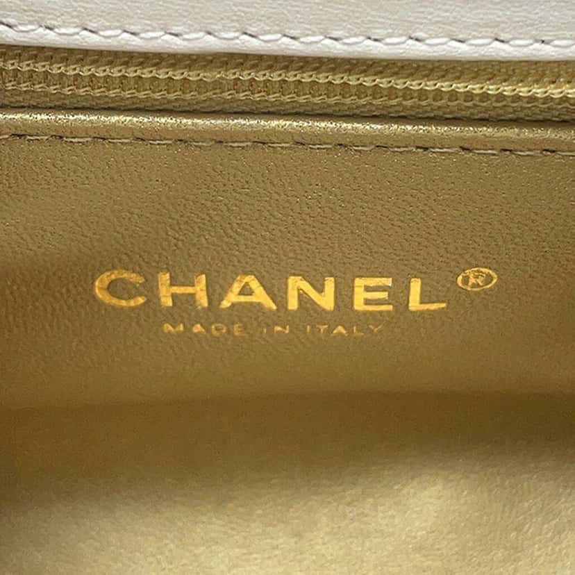 Chanel CC Quilted Lambskin Charms Coco Top Handle Bag White Leather Very good condition - Box View