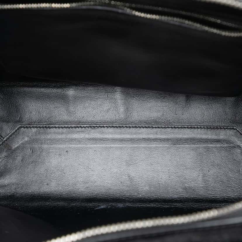 Balenciaga Small Leather Cable Shopper Tote Black Leather Never worn, with tag - Model View