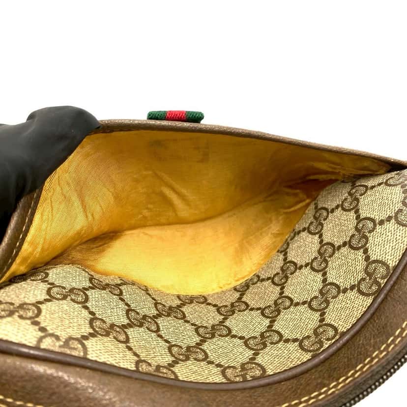 Gucci GG Supreme Web Crossbody Beige Very good condition - Model View