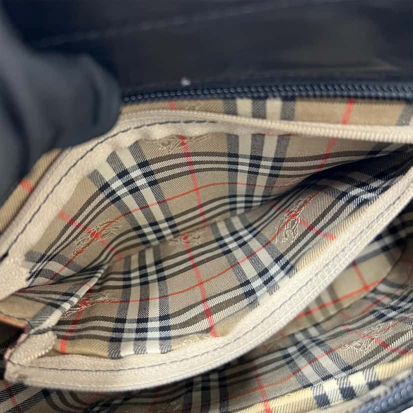 Burberry House Check Trimmed Leather Tote Black Leather Very good condition - Model View