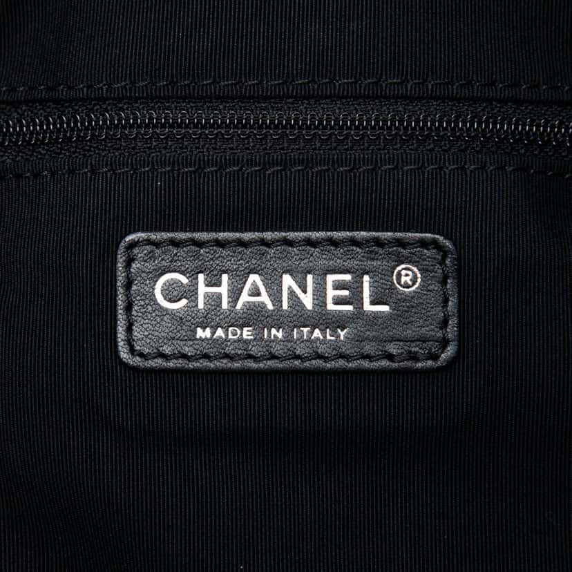 Chanel Large Patent Stretch Spirit Cabas Tote Black Leather Very good condition - Box View