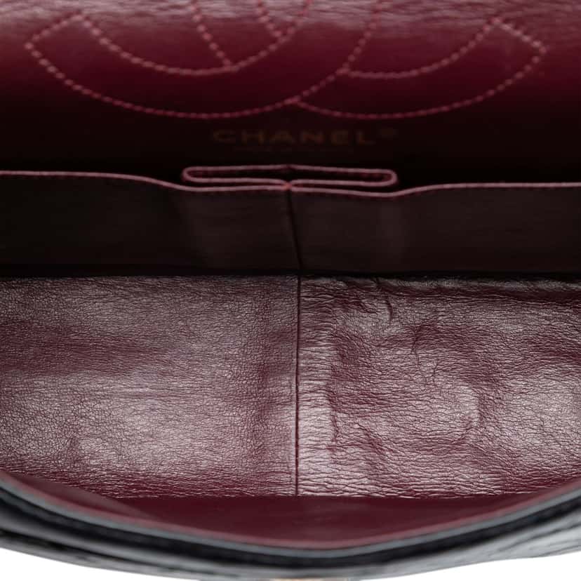 Chanel Quilted Aged Calfskin Reissue 2.55 Double Flap 226 Black Leather Very good condition - Model View
