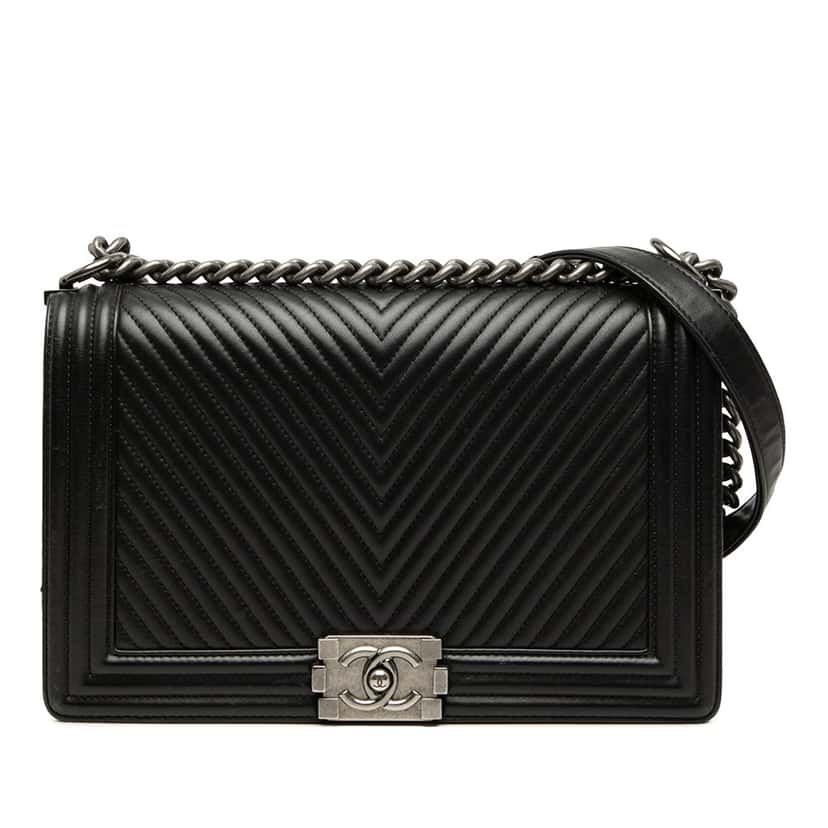 Chanel Medium Chevron Lambskin Boy Flap Black Leather Very good condition - Front View