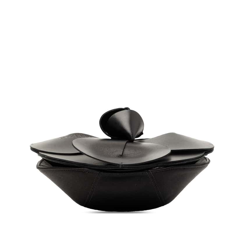 Chanel Lambskin and Satin Camellia Flower Evening Bag Black Leather Very good condition - Inside View