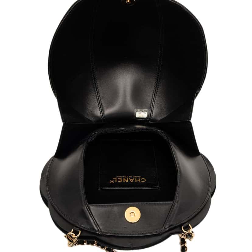 Chanel Lambskin and Satin Camellia Flower Evening Bag Black Leather Very good condition - Model View