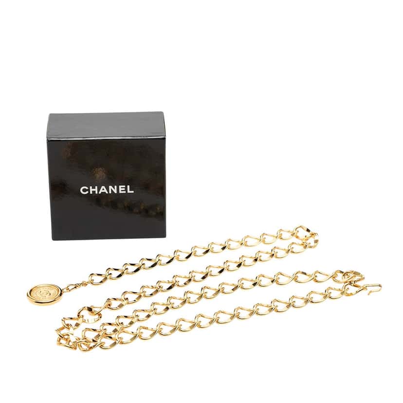 Chanel CC Gold Plated 31 Rue Cambon Medallion Chain Belt Gold Metal Very good condition - Box View