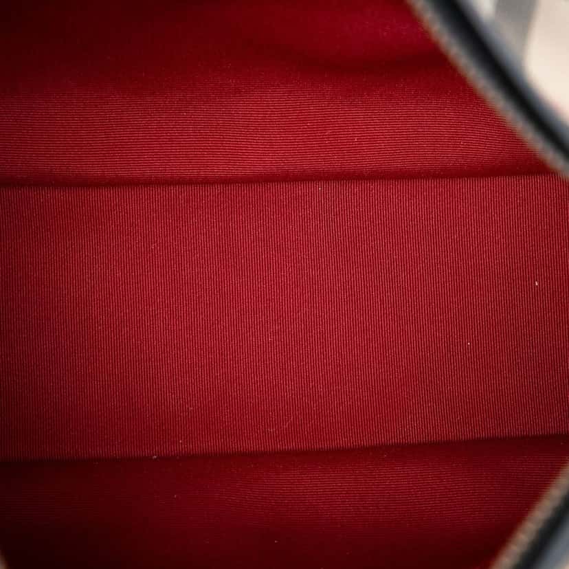 Burberry House Check Coated Canvas Crossbody Beige Very good condition - Model View