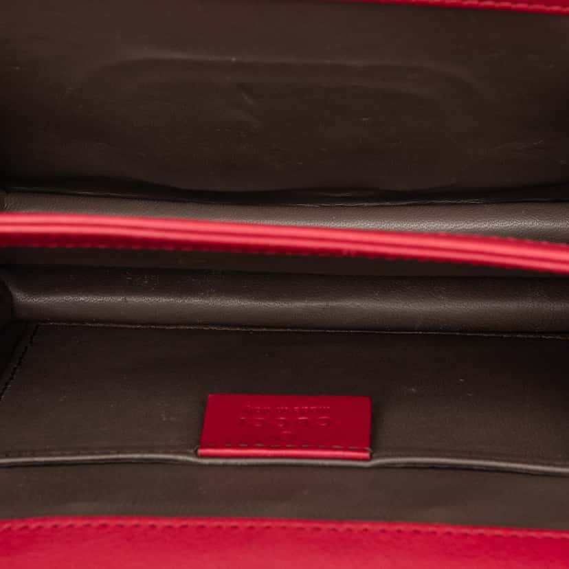 Gucci Small Polished Calfskin Interlocking G Dollar Crossbody Red Leather Very good condition - Model View